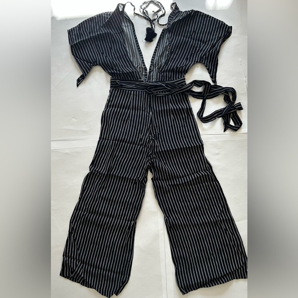 FAITHFULL the Brand Cedric Jumpsuit striped white and black v neck size 4 - Picture 12 of 15